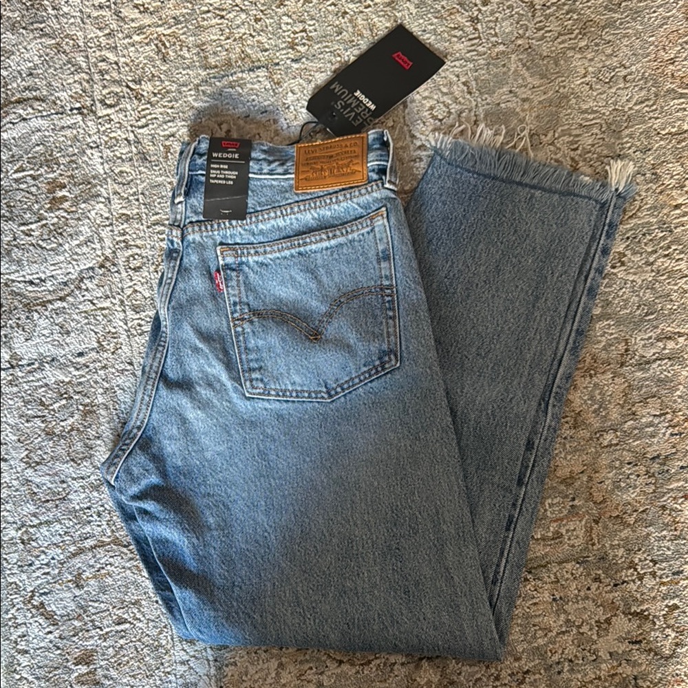 Levi's wedgie Jeans NWT